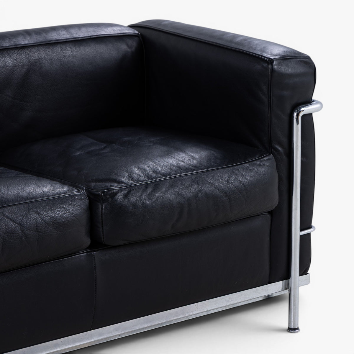 LC 2 - 2 seater sofa in black leather