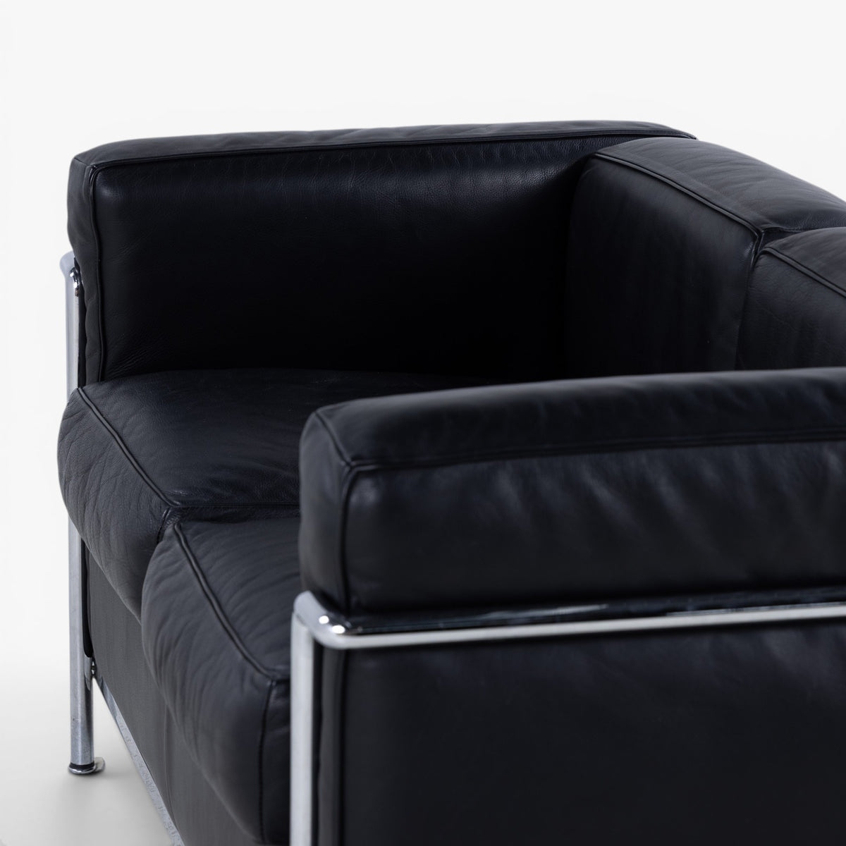 LC 2 - 2 seater sofa in black leather