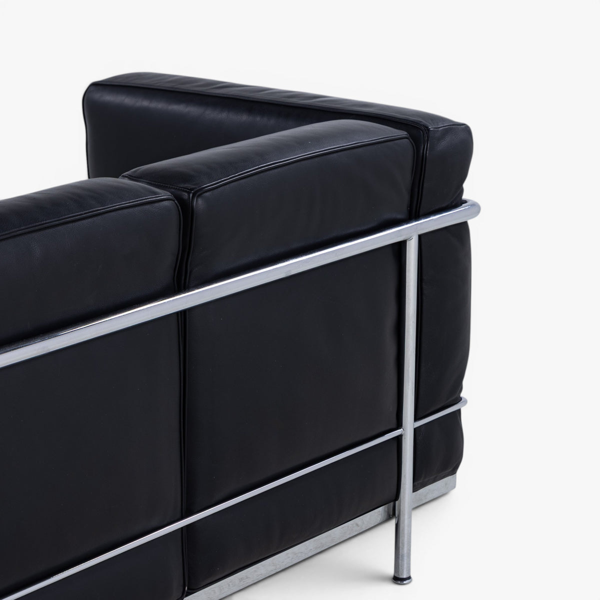 LC 2 - 2 seater sofa in black leather
