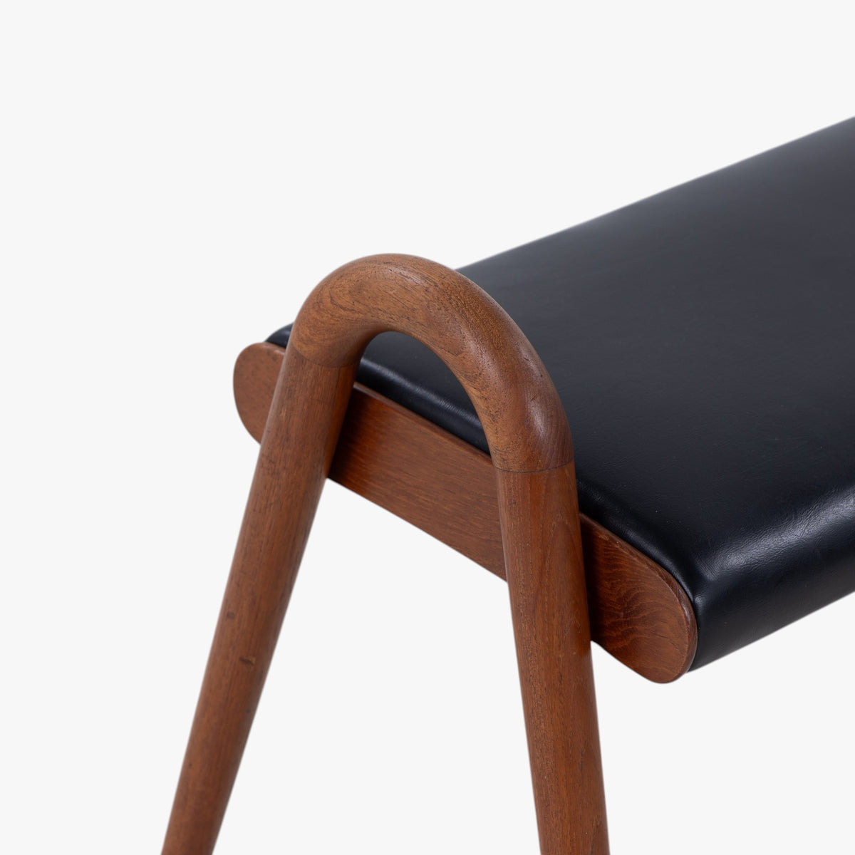 Taburet i teak