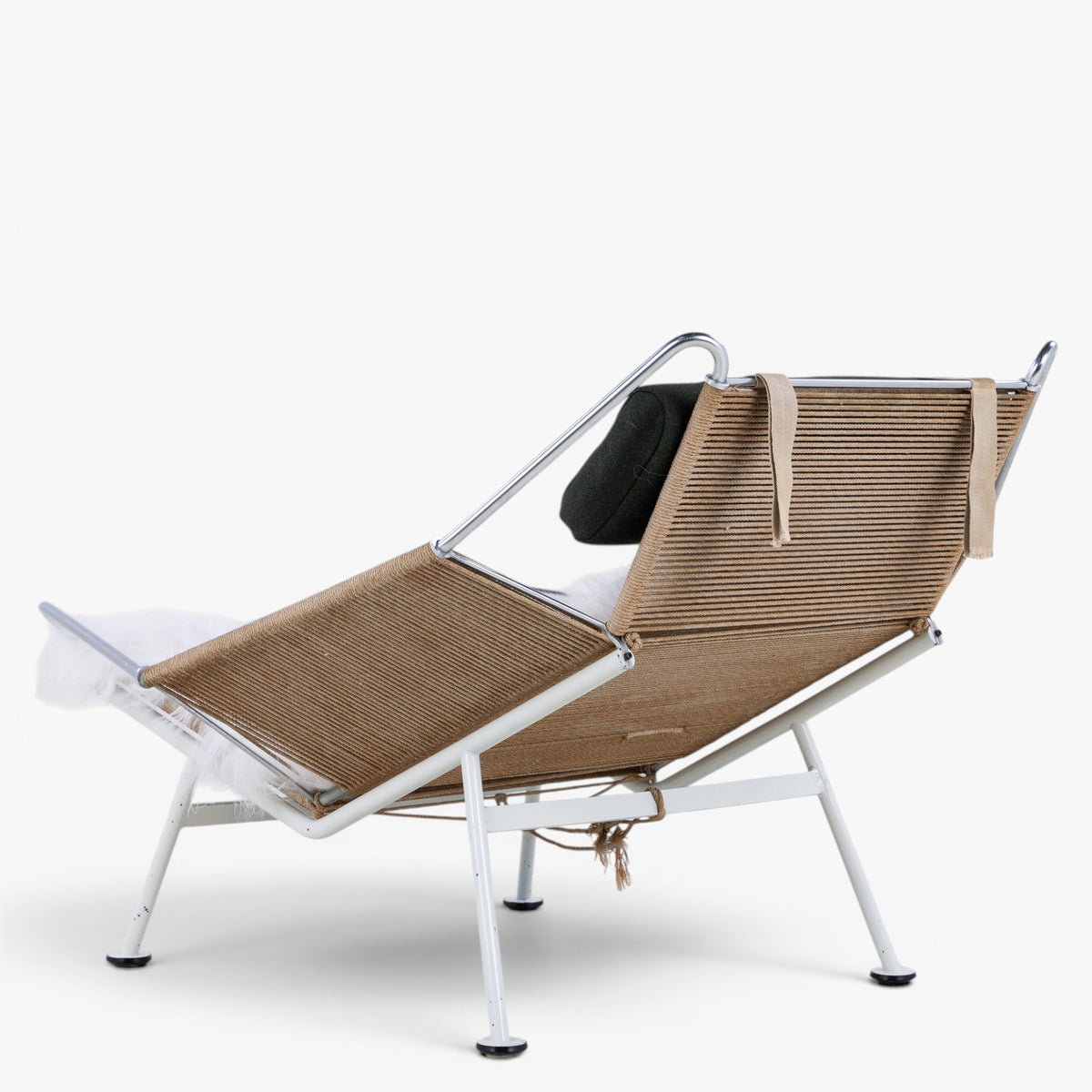 GE 225 - 'Flag Halyard Chair' w. white lacquered frame