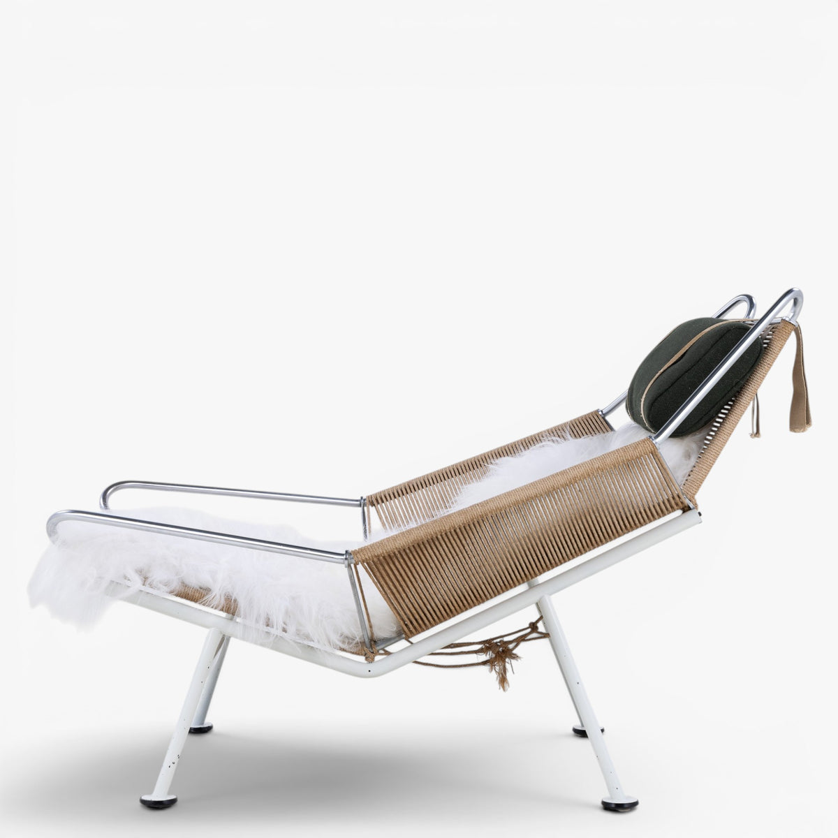 GE 225 - 'Flag Halyard Chair' w. white lacquered frame