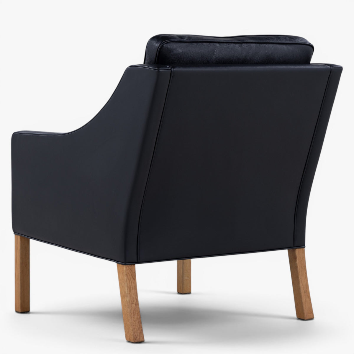BM 2207 - Easy chair in black leather 
