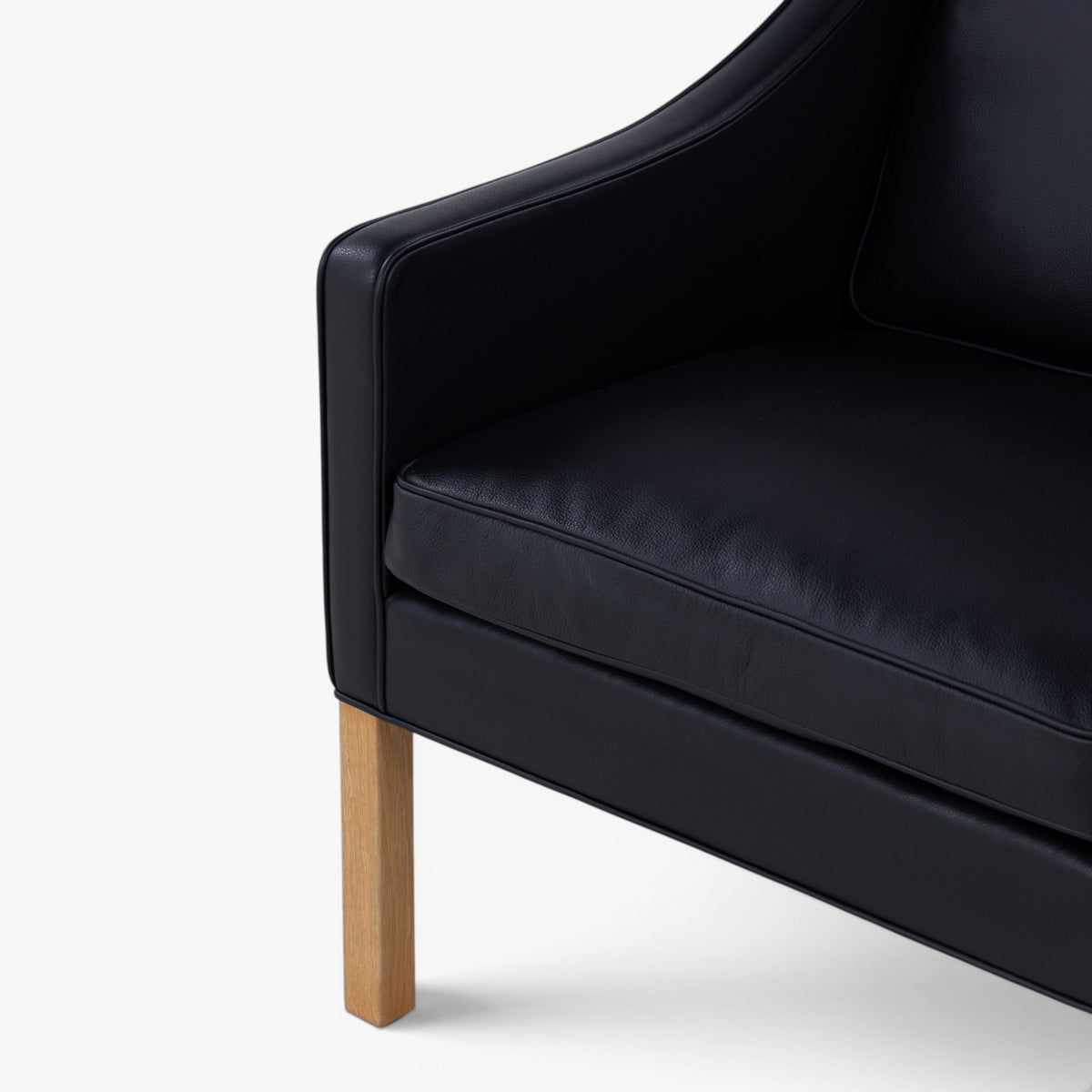 BM 2207 - Easy chair in black leather 