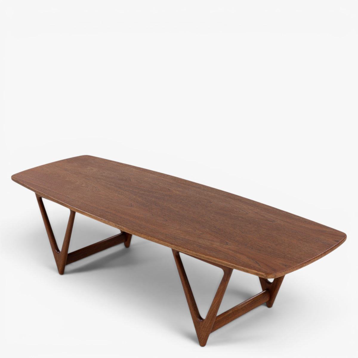 Skulpturelt sofabord i teak