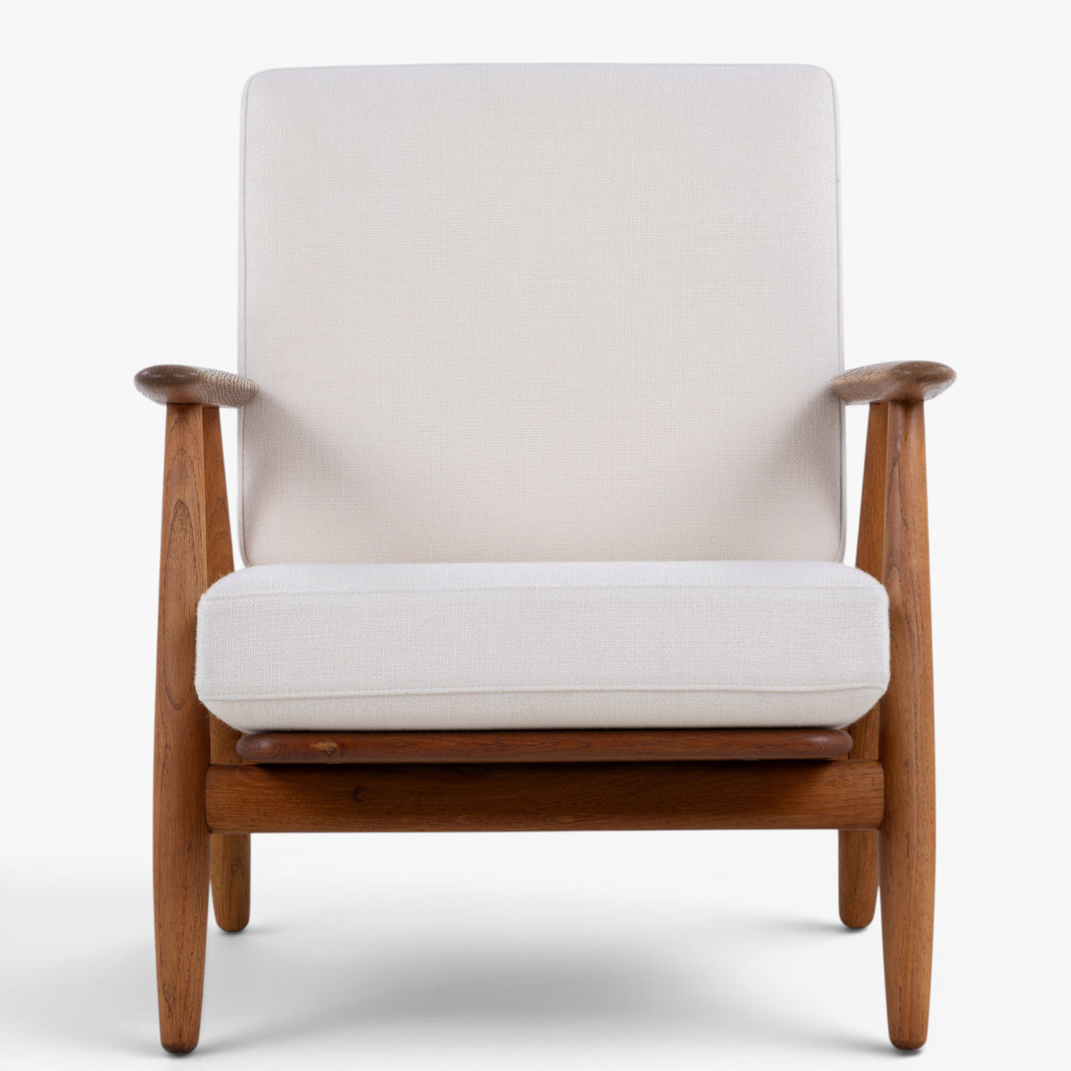 GE 240 - 'The Cigar' in patinated oak