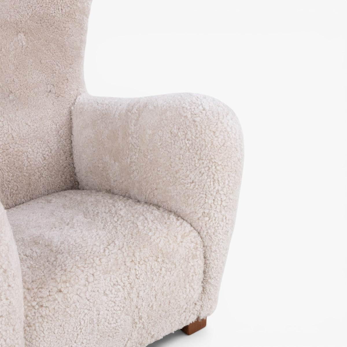 FH 1672 - Wingback chair in lambskin 