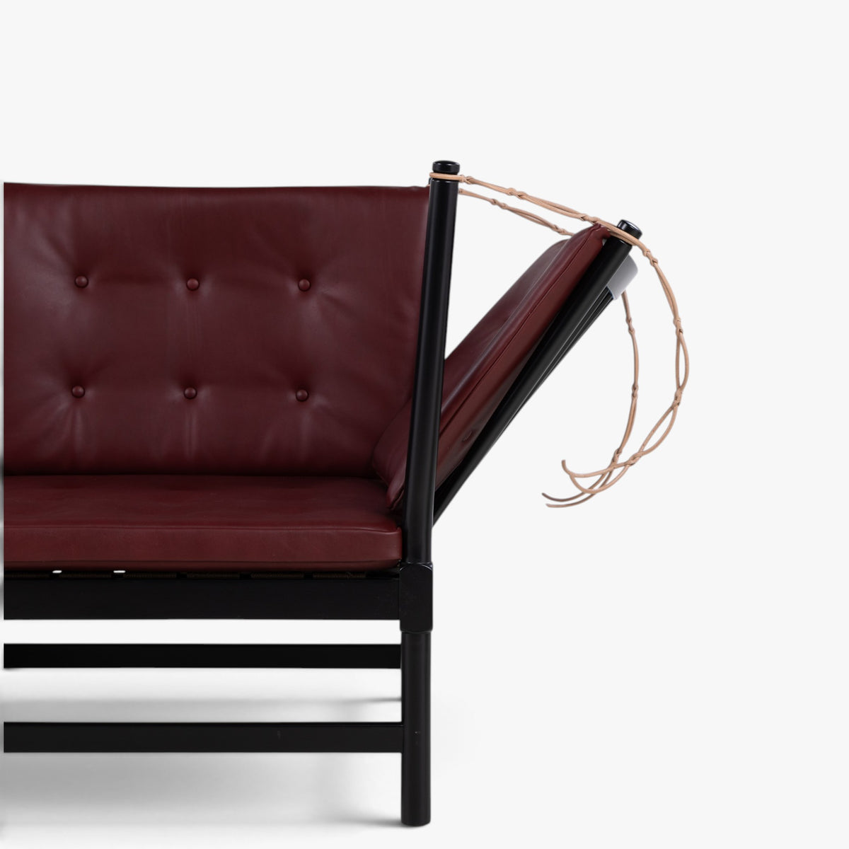 BM 1789 - Spoke-back sofa in Elegance leather