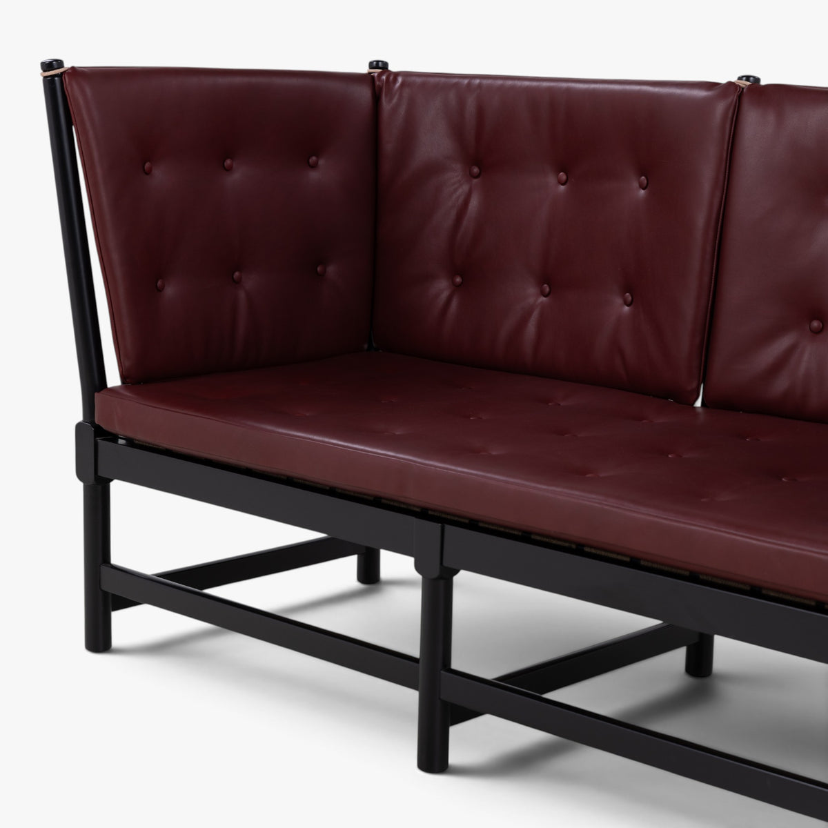 BM 1789 - Spoke-back sofa in Elegance leather