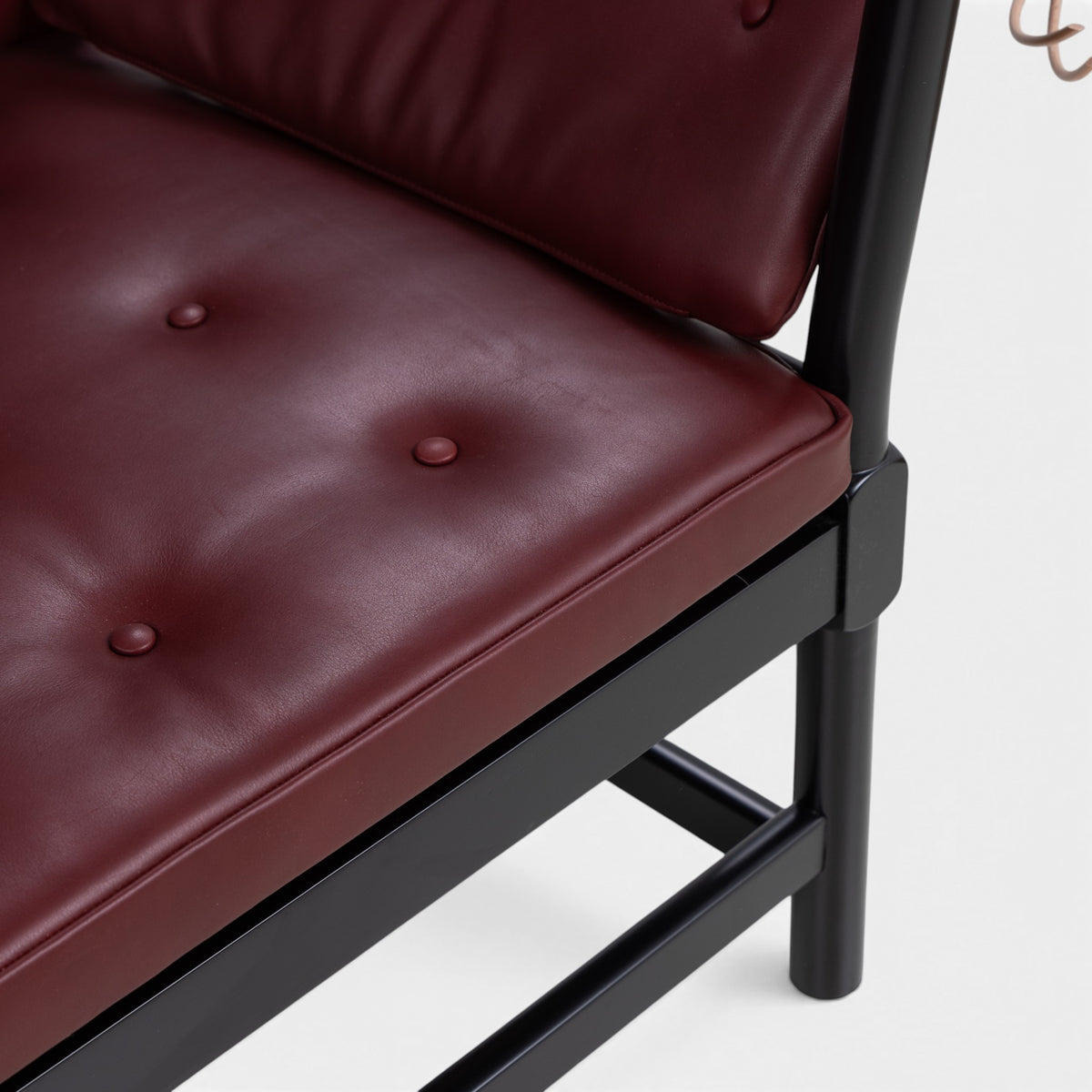 BM 1789 - Spoke-back sofa in Elegance leather