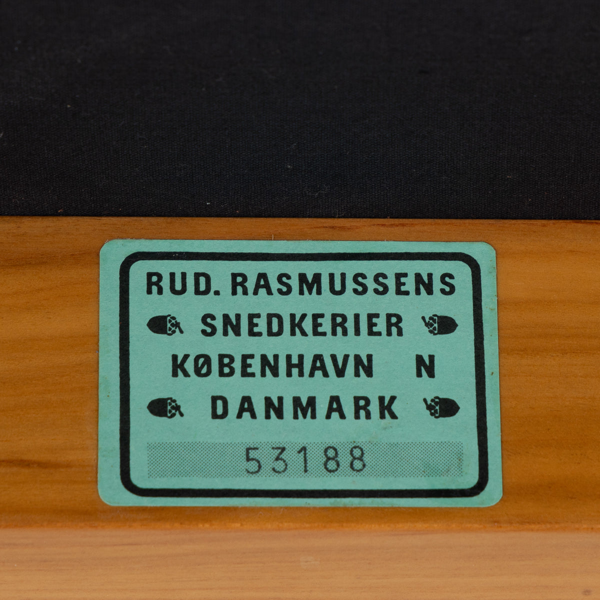 Model 9662 - 'Faaborg'-stol i kirsebær