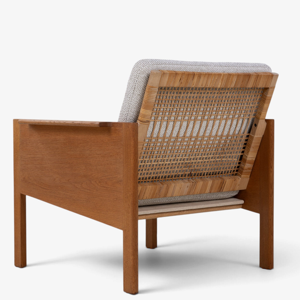 Easy chair in oak