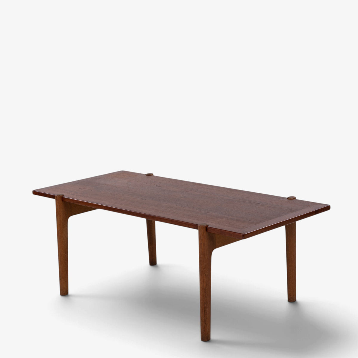 Coffee table in teak
