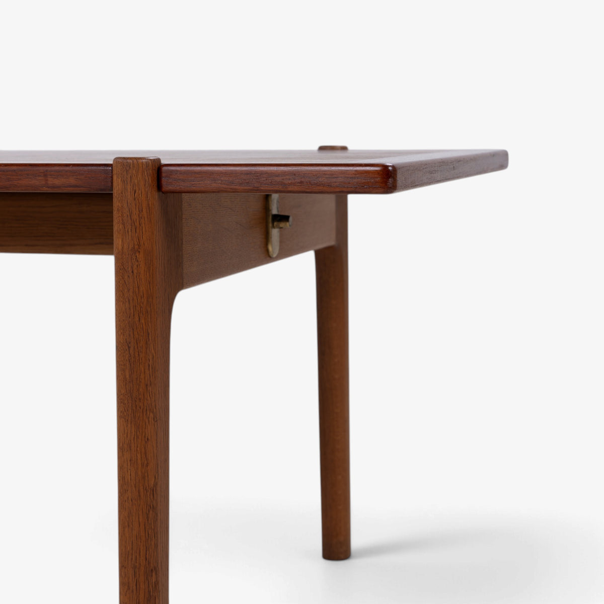 Coffee table in teak