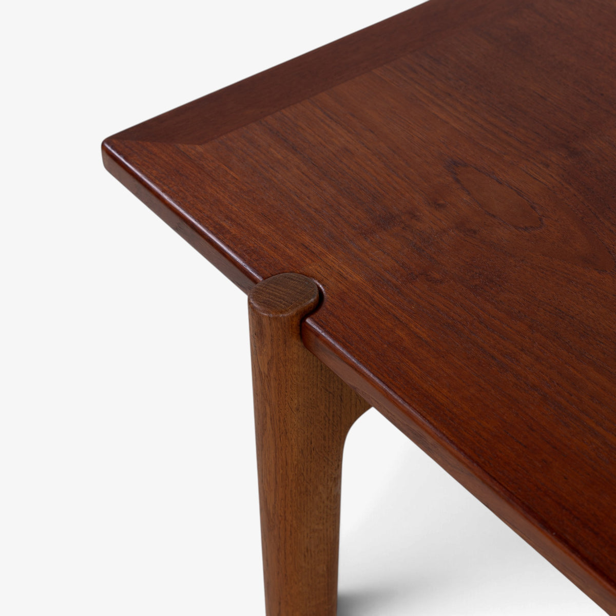 Coffee table in teak