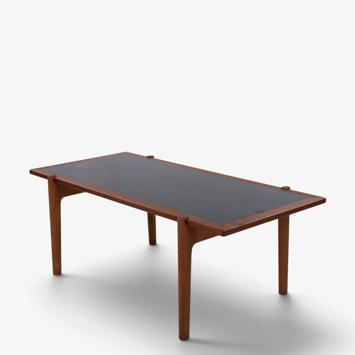 Coffee table in teak