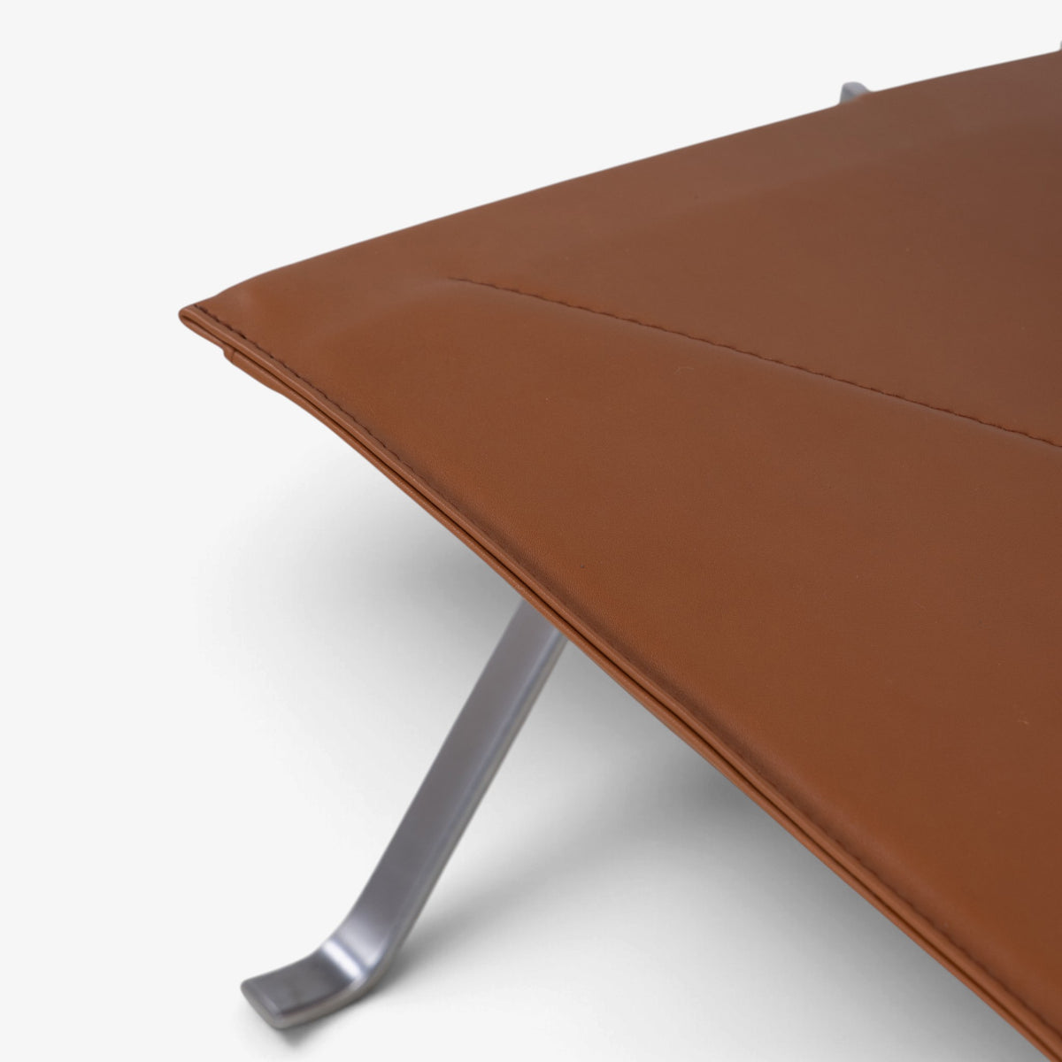 PK 22 - Easy chair in new Elegance Extreme-anilinleather