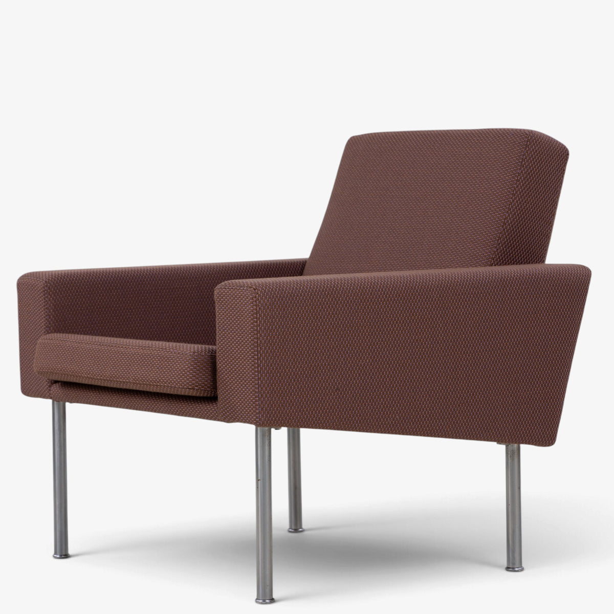 AP 34/1 - Easy chair in new textile