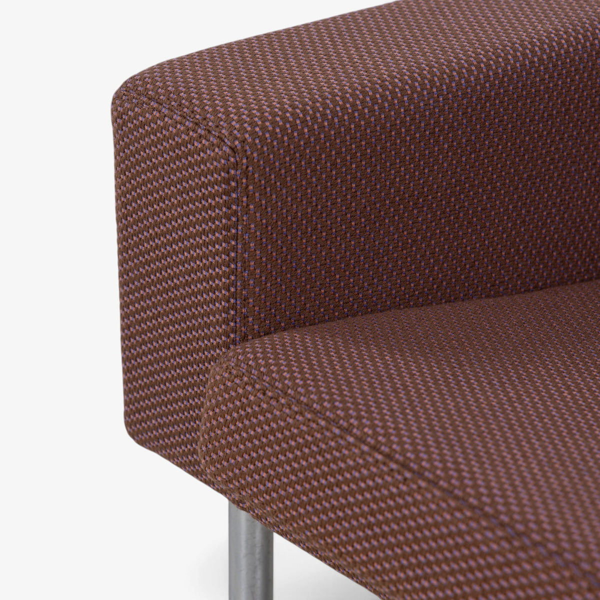 AP 34/1 - Easy chair in new textile