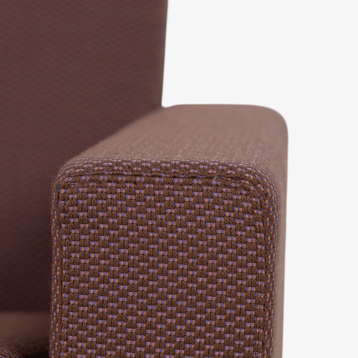 AP 34/1 - Easy chair in new textile