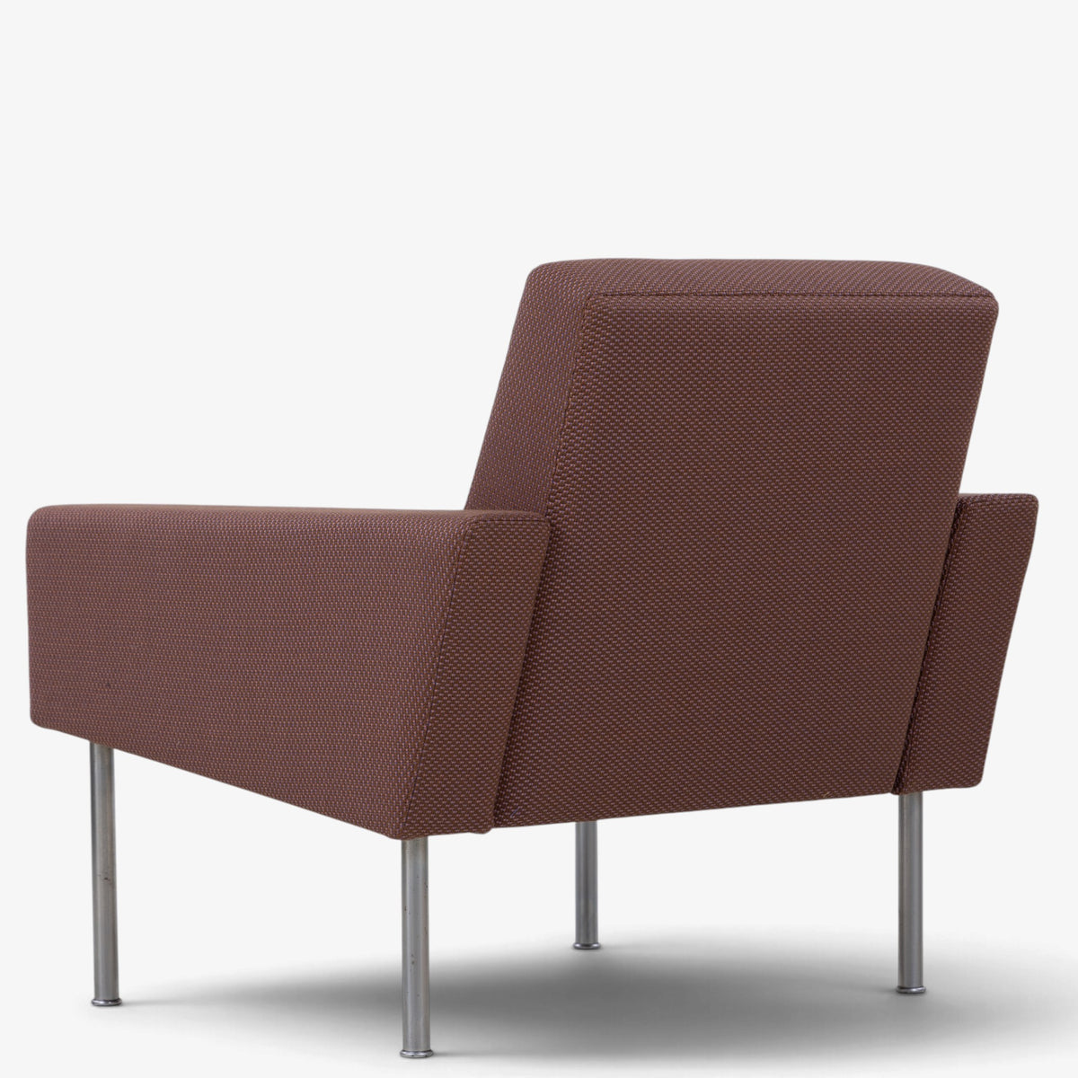 AP 34/1 - Easy chair in new textile