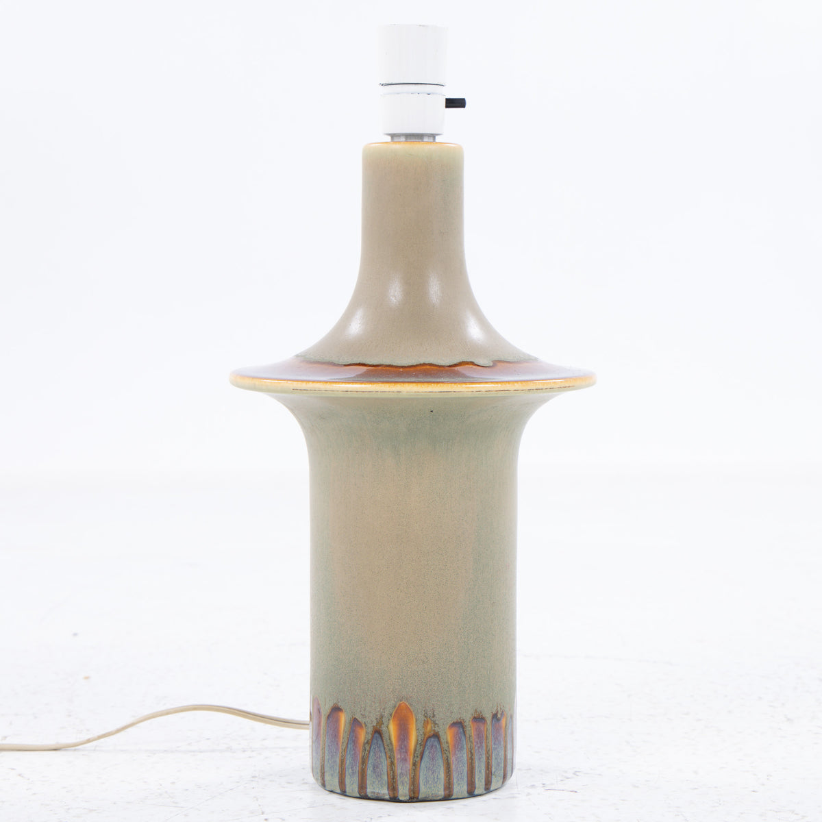 Bordlampe i stentøj