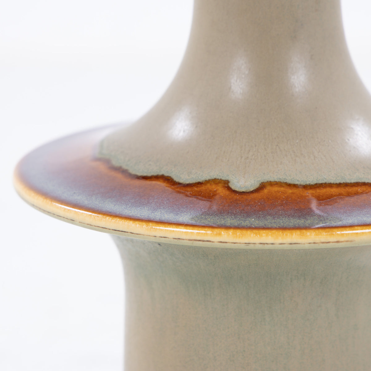 Bordlampe i stentøj