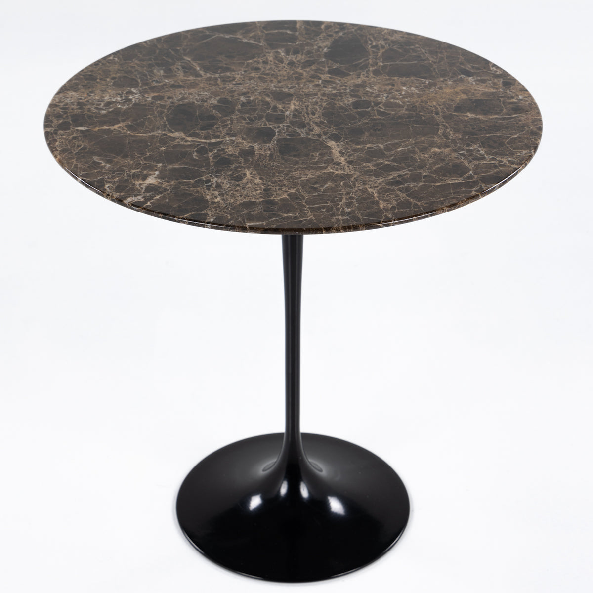 Saarinen Round sidebord i brunt marmor