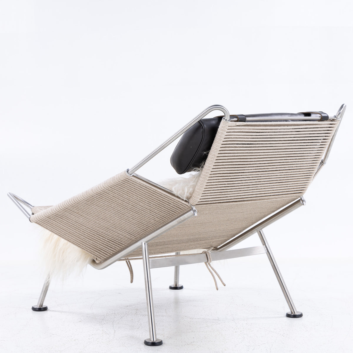 PP 225 - Flag Halyard Chair in white lacquered metal