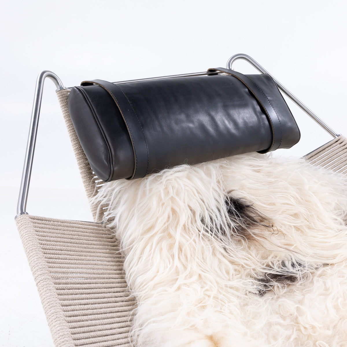 PP 225 - Flag Halyard Chair in white lacquered metal