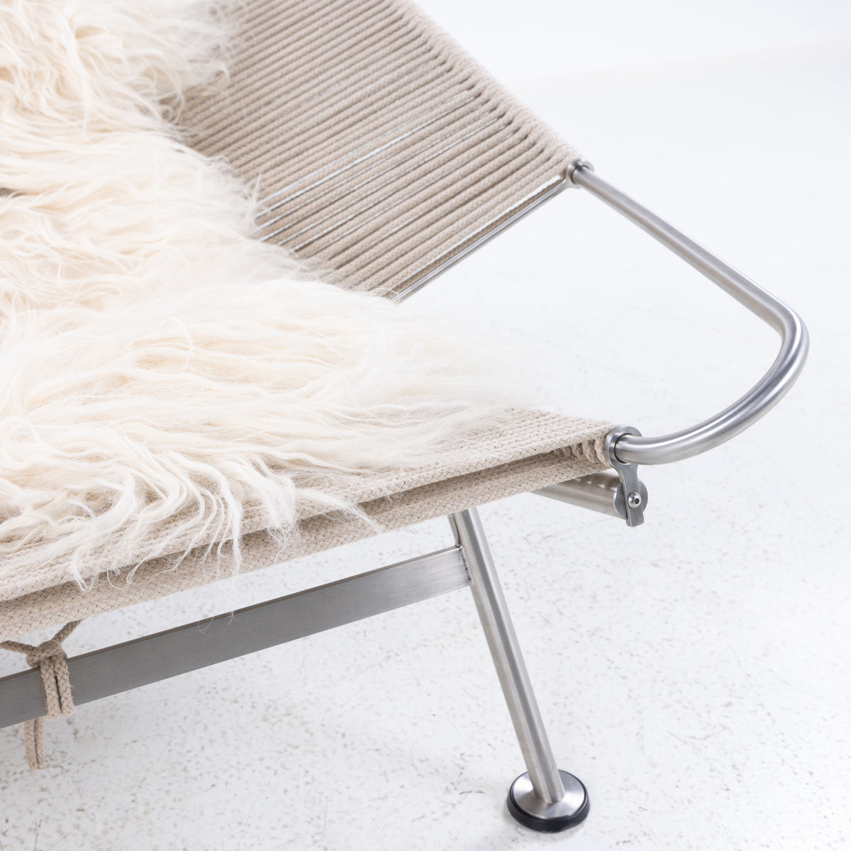 PP 225 - Flag Halyard Chair in white lacquered metal
