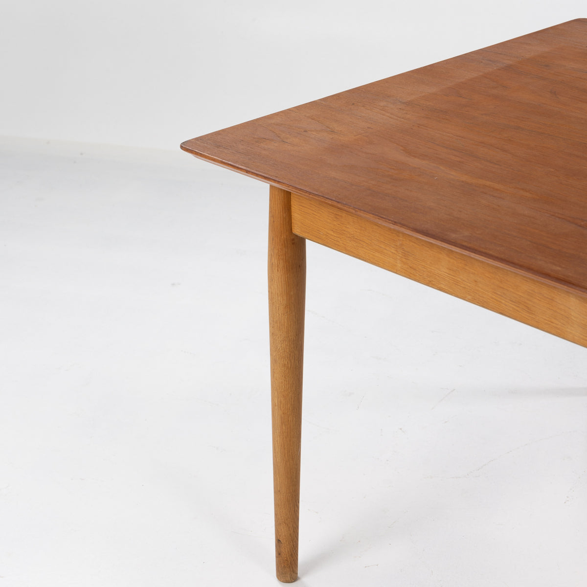 Spisebord i teak