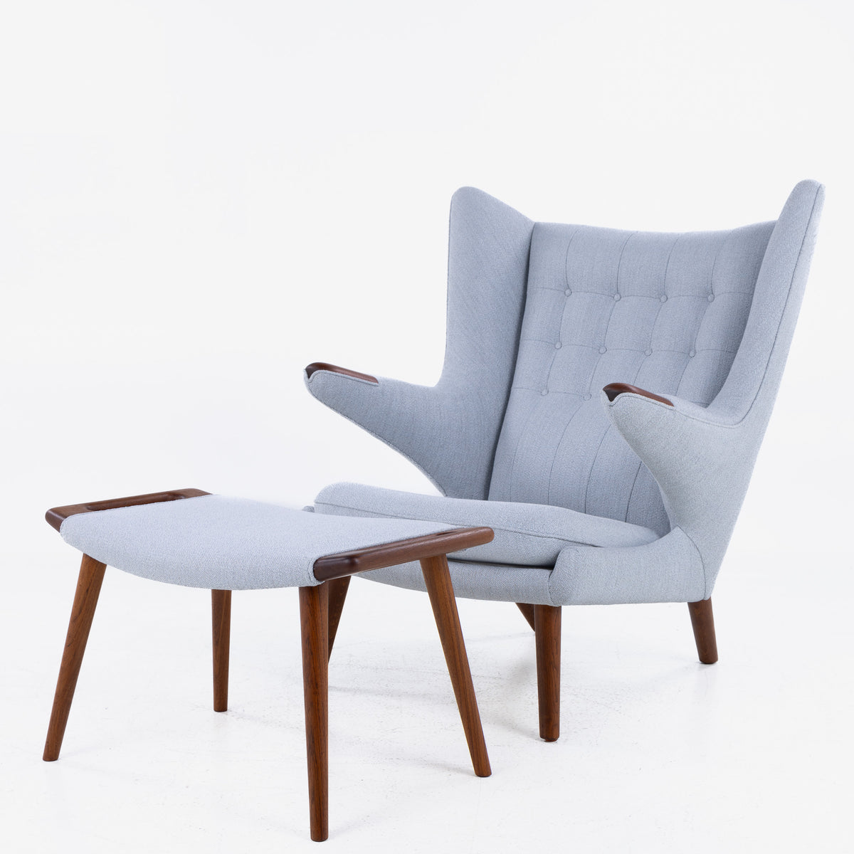 AP 19 - Papa Bear Chair w. stool in new fabric