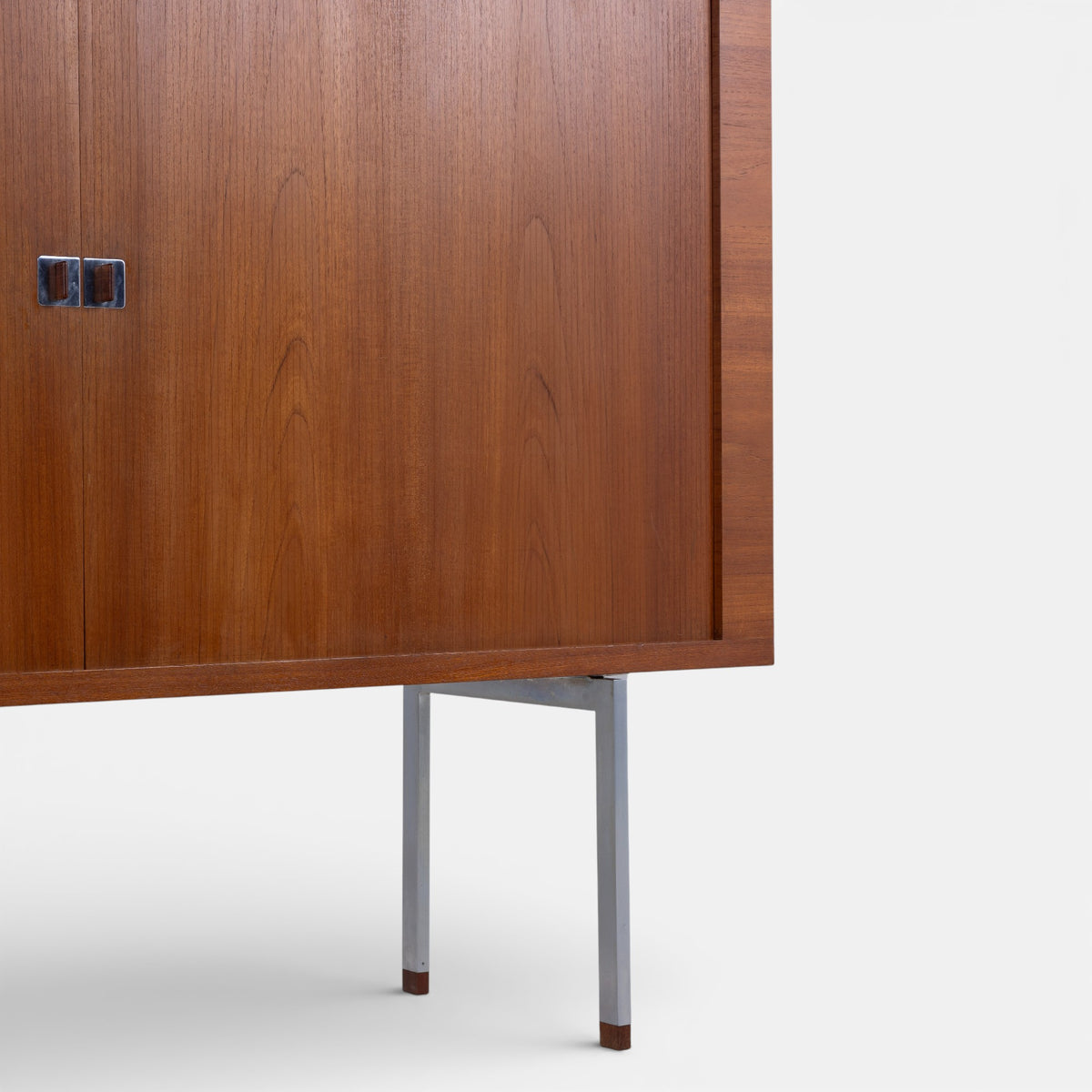 Tall sideboard in teak