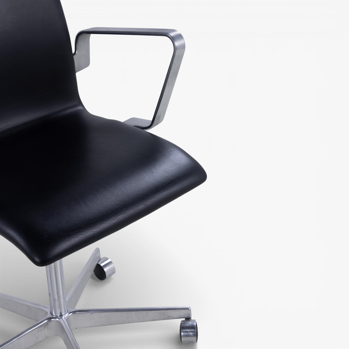 AJ 3291 - Office chair in black leather