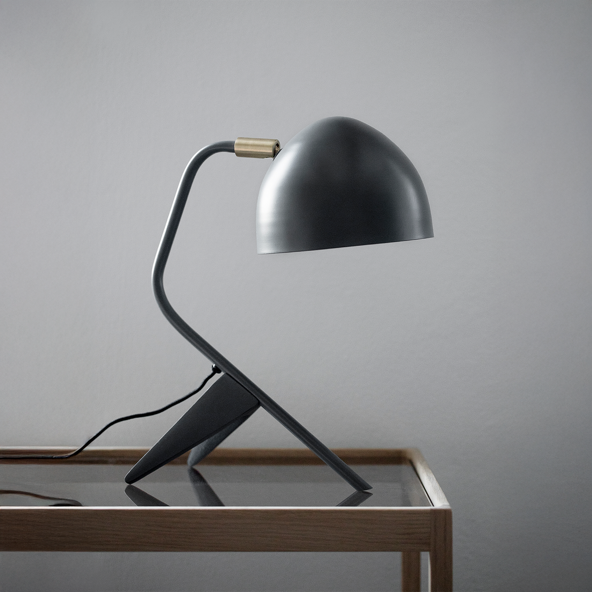 Studio 1 - Table lamp in metal (black)