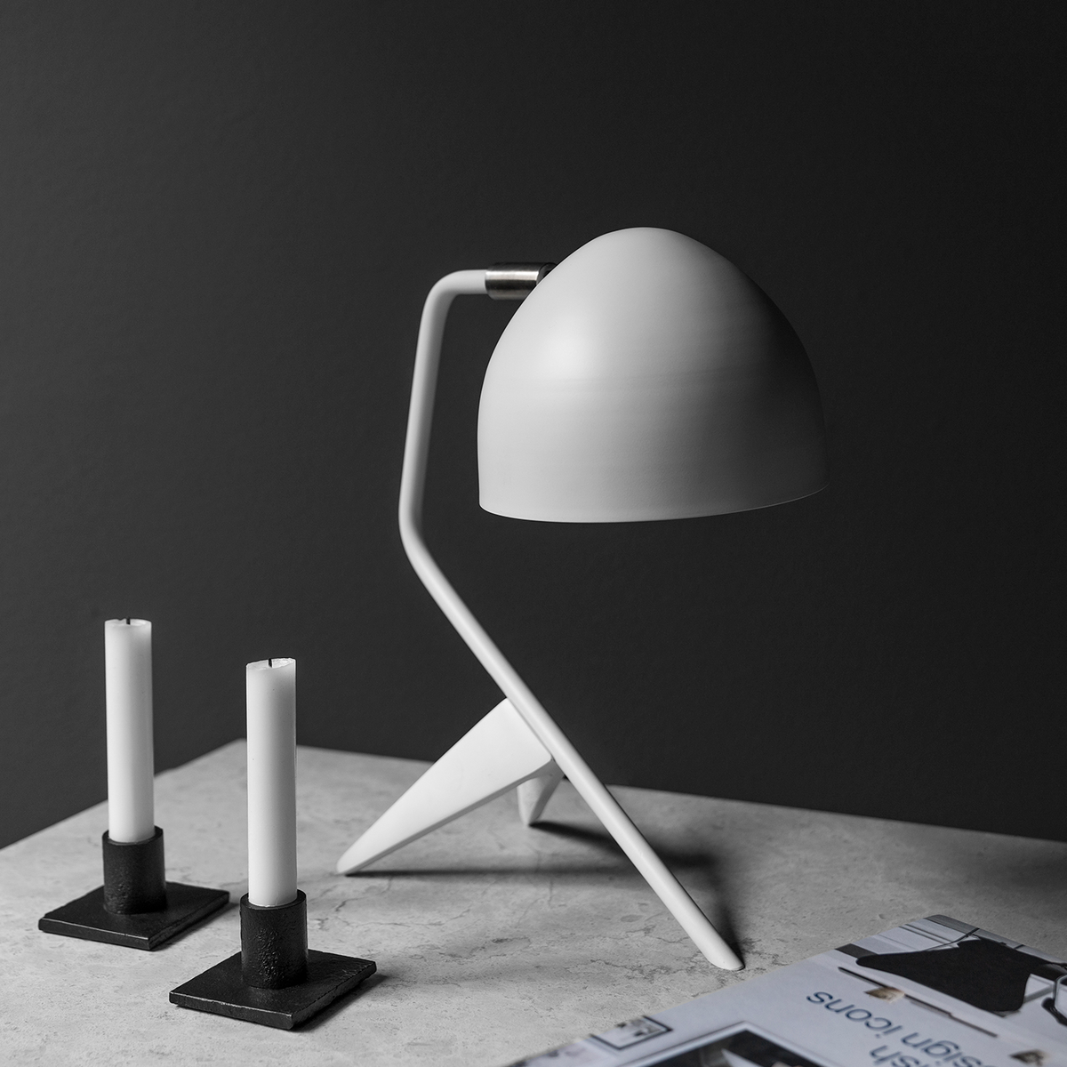 Studio 1 - Bordlampe i metal (grå)