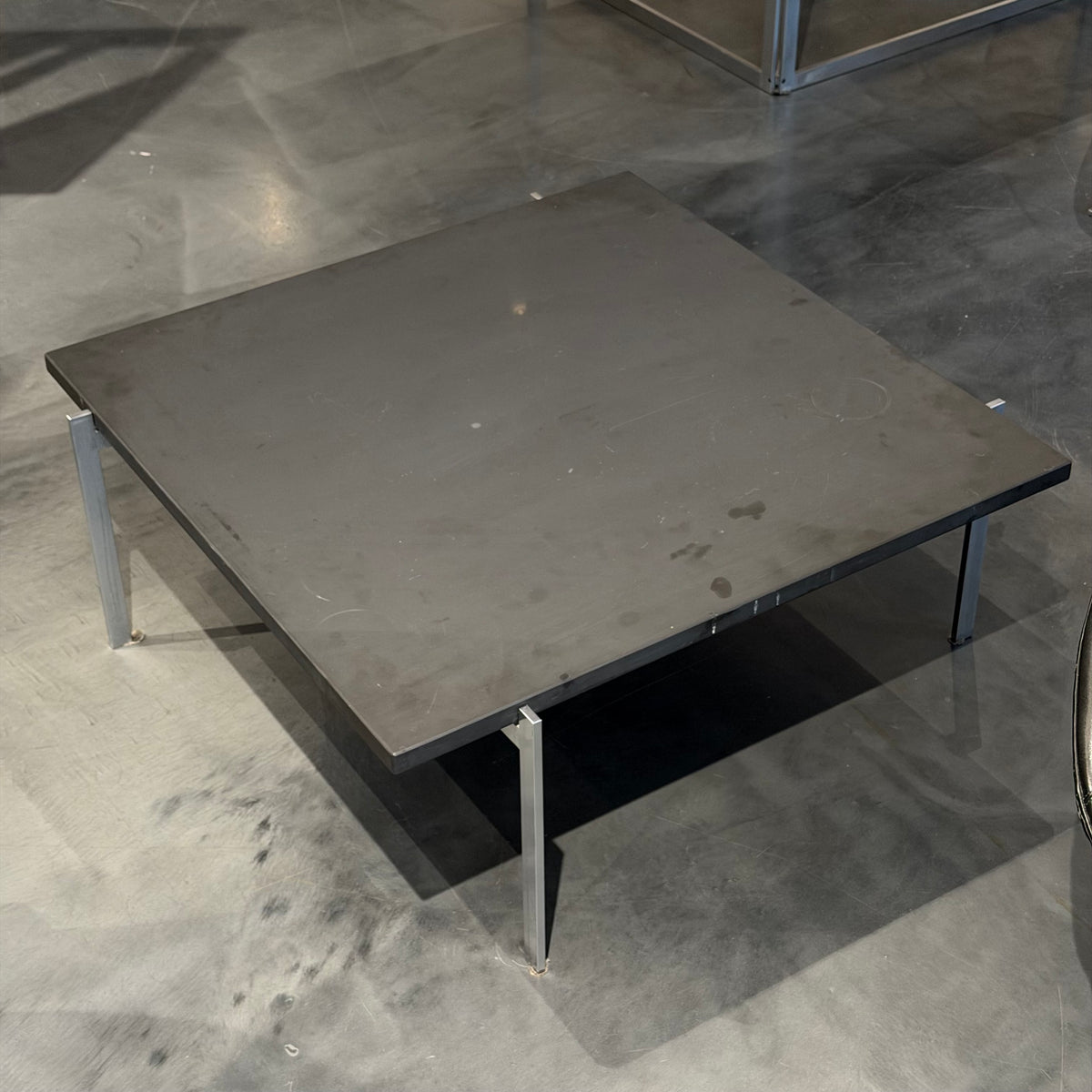 PK 61 - Coffee table w. slate top