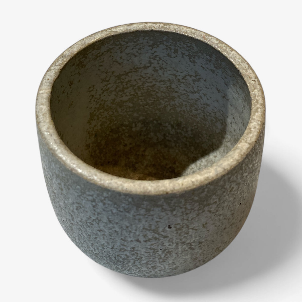 Rund vase i stentøj