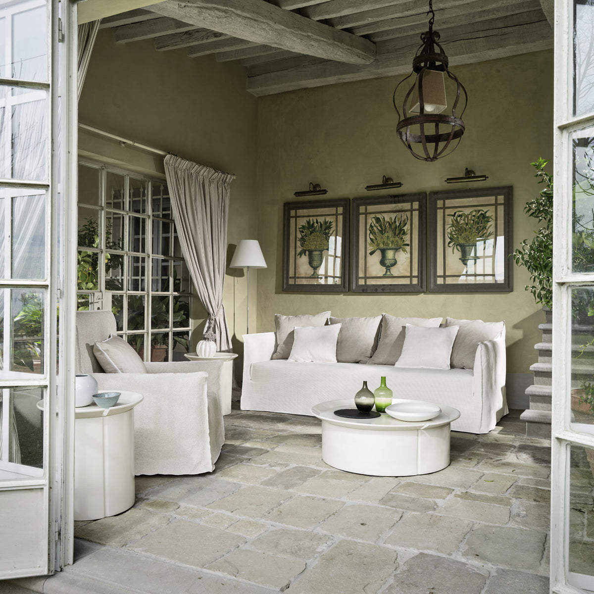 Ghost 12 - 3 seater sofa