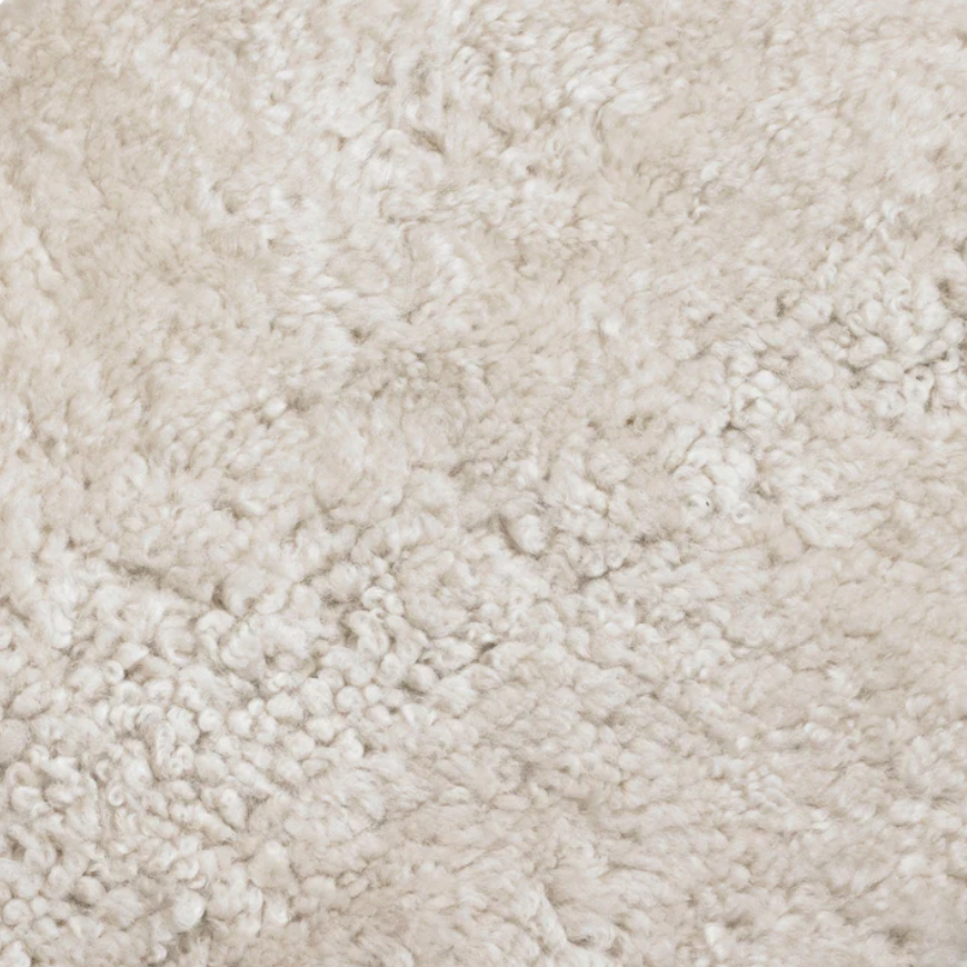 AP 19 - A pair of Papa Bear Chairs in lambskin