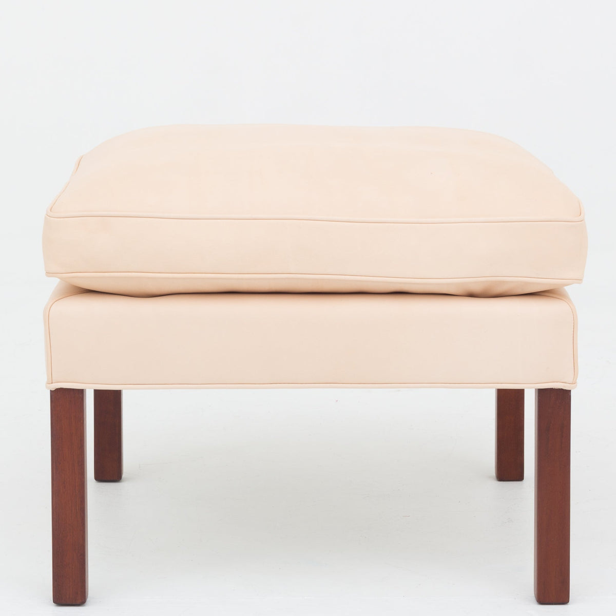 BM 2202 - Foot stool in natural leather