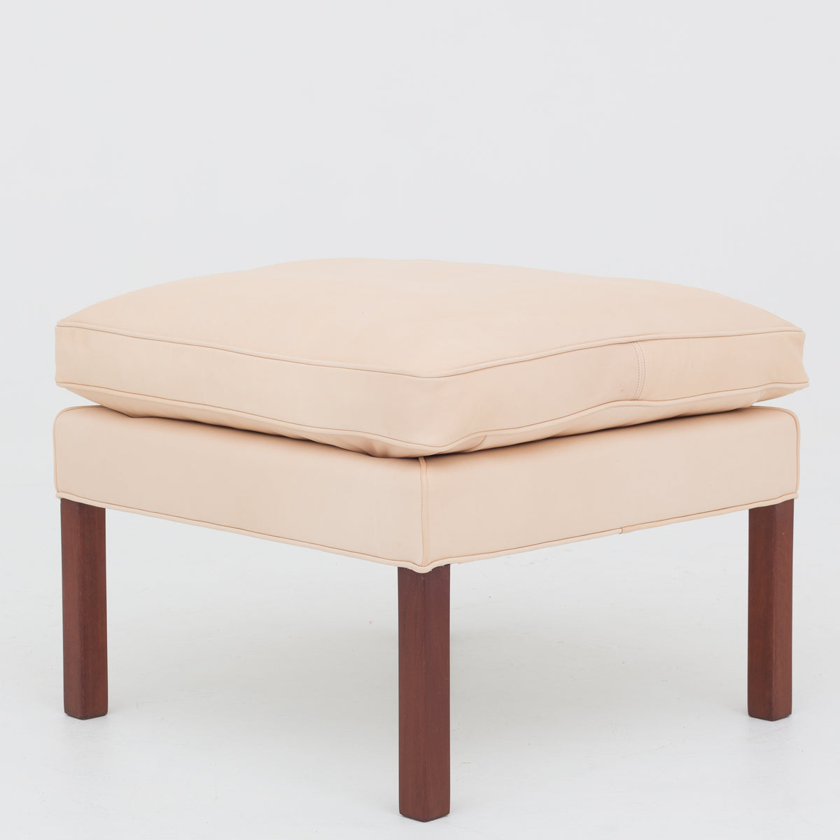 BM 2202 - Foot stool in natural leather