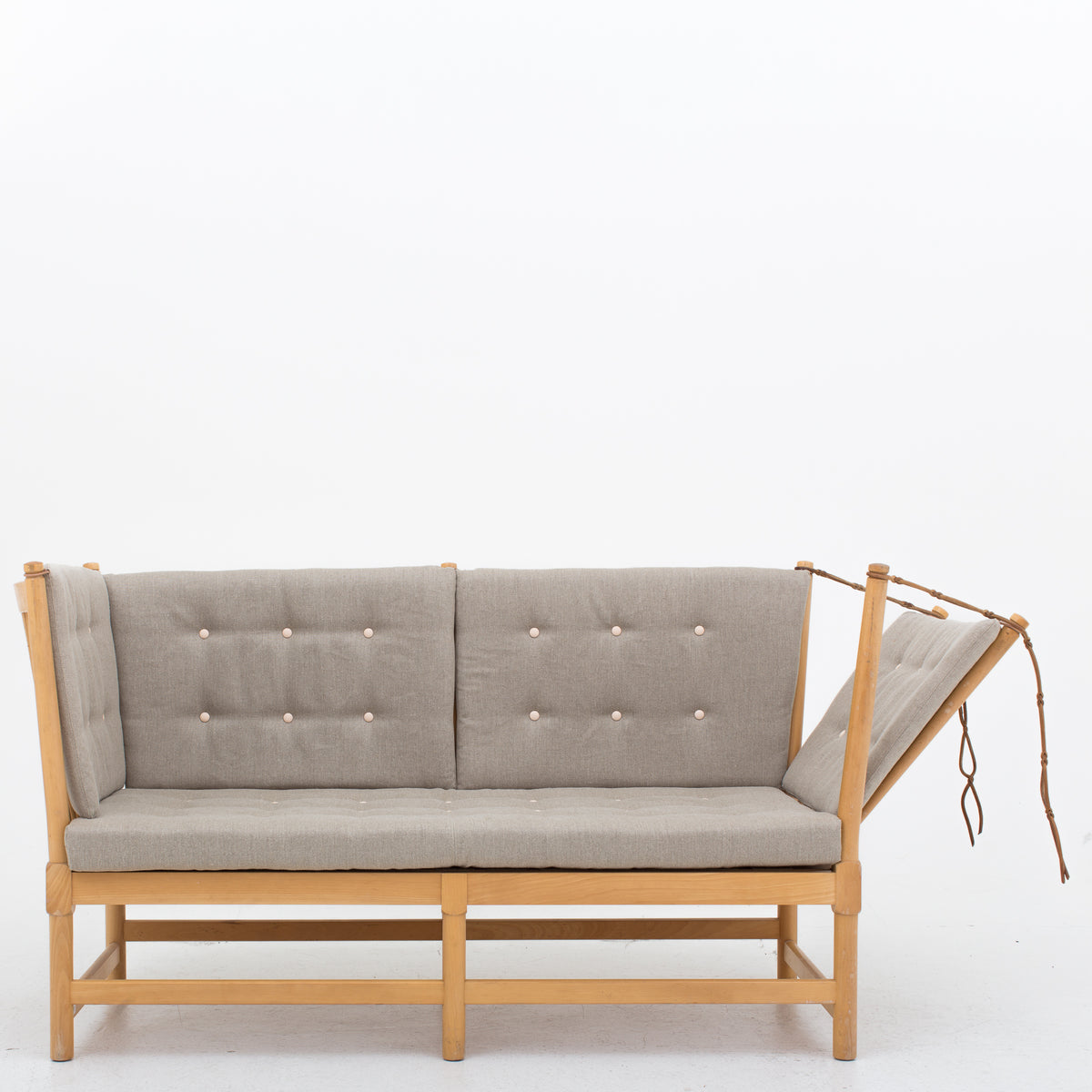 BM 1789 - Tremmesofa i nyt tekstil