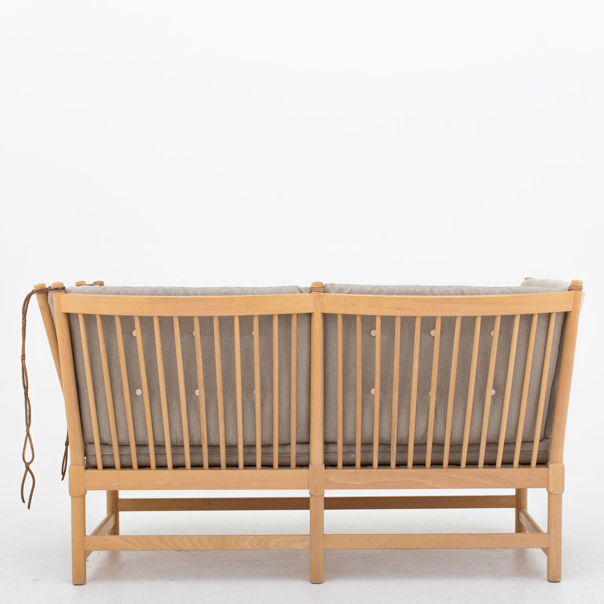 BM 1789 - Tremmesofa i nyt tekstil