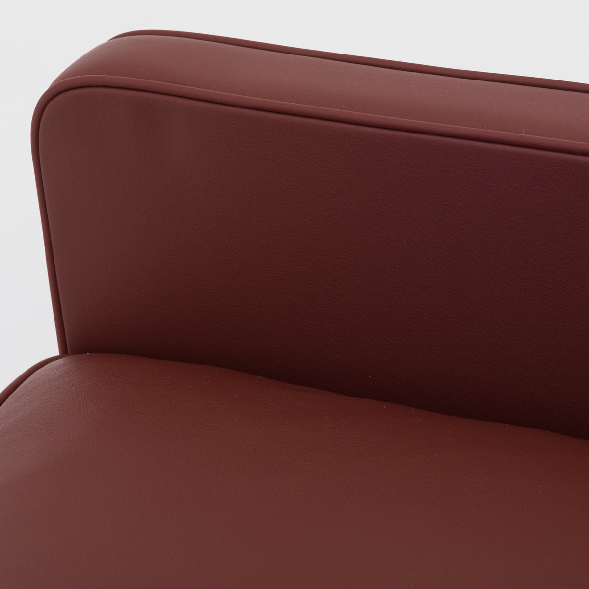 BM 2207 - Easy chair in Spectrum leather