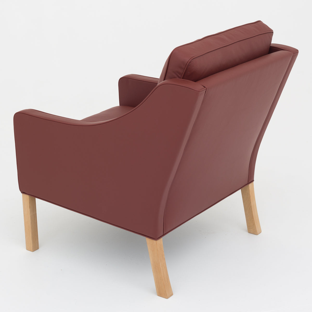 BM 2207 - Easy chair in Spectrum leather