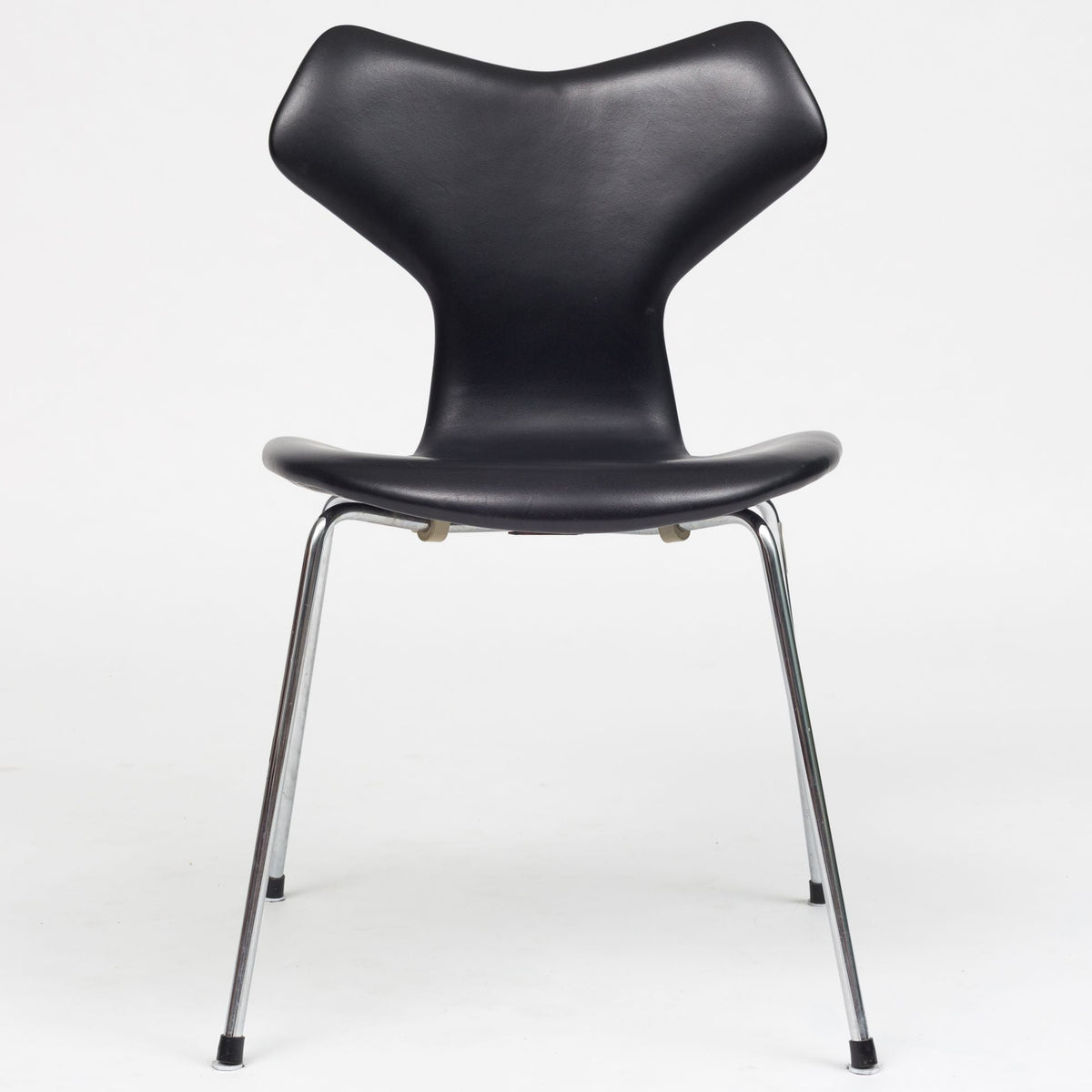 AJ 3130 - Reupholstered Grand Prix