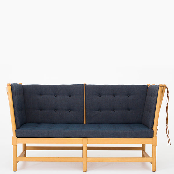 BM 1789 - Tremmesofa i nyt tekstil