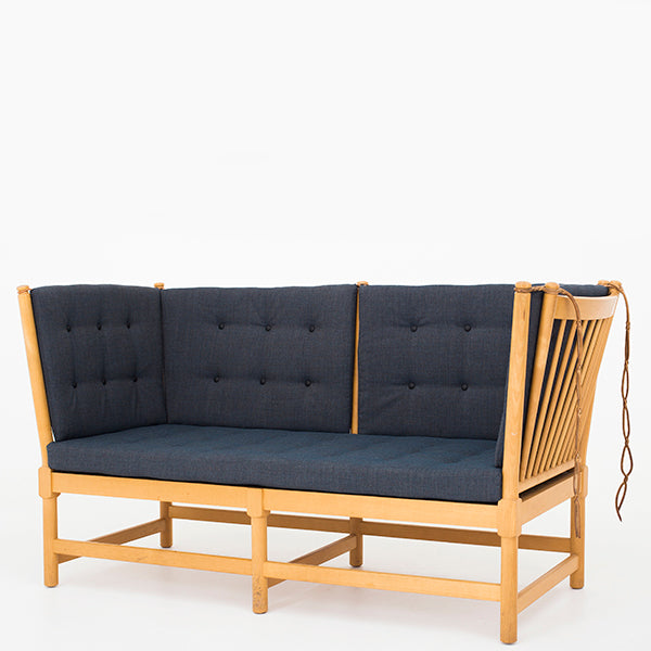 BM 1789 - Tremmesofa i nyt tekstil